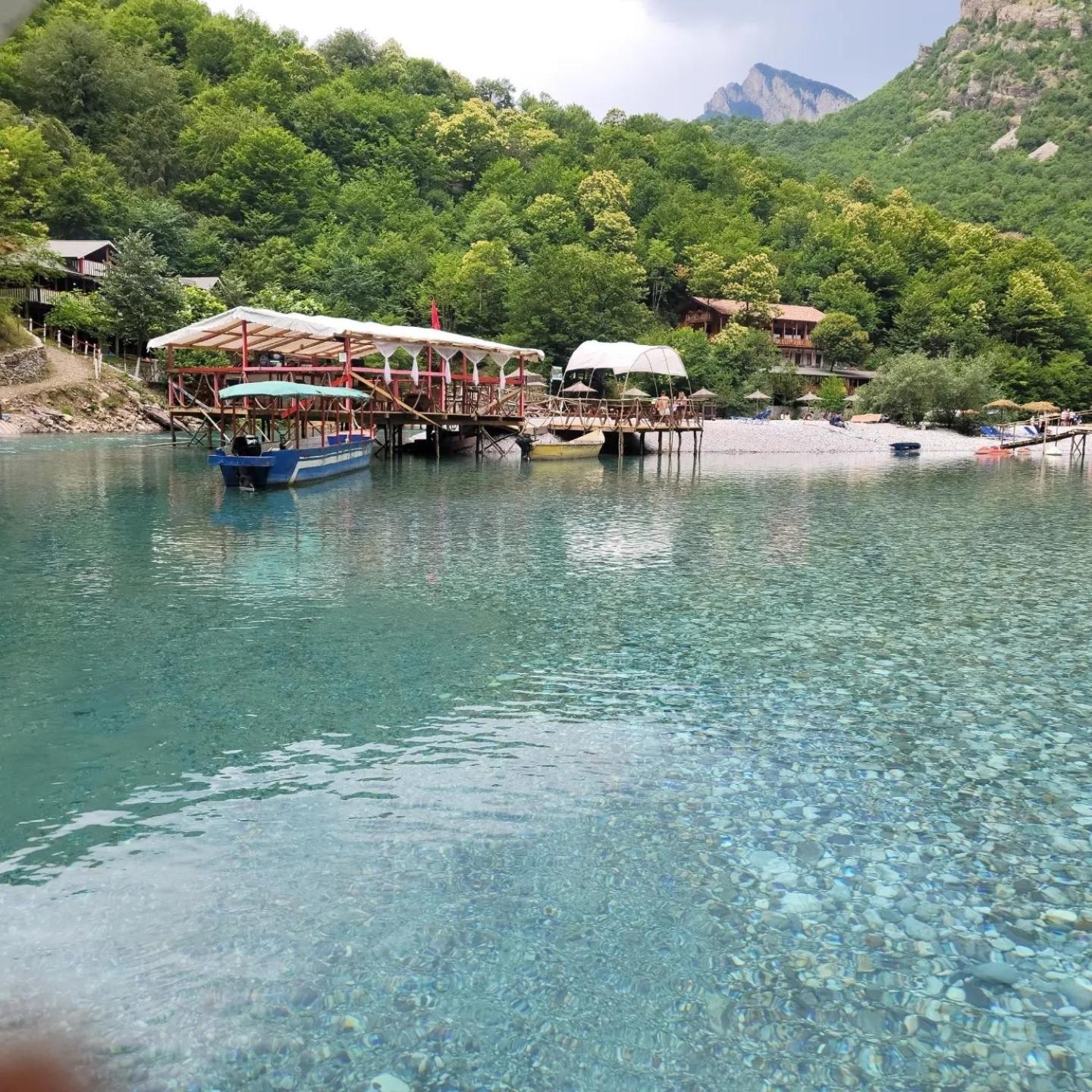 Park Blini Shala River Moll' e Shoshit Extérieur photo