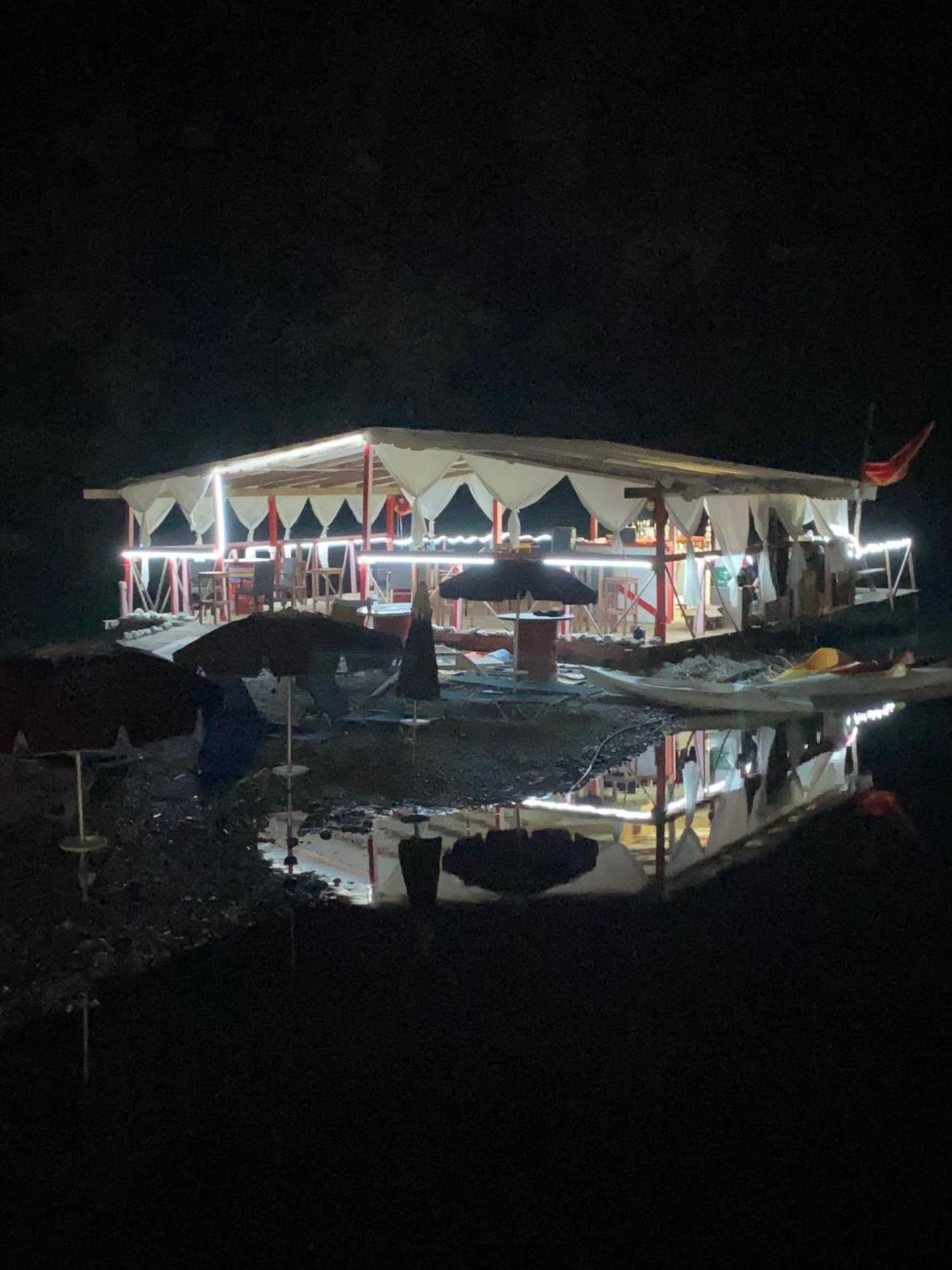 Park Blini Shala River Moll' e Shoshit Extérieur photo